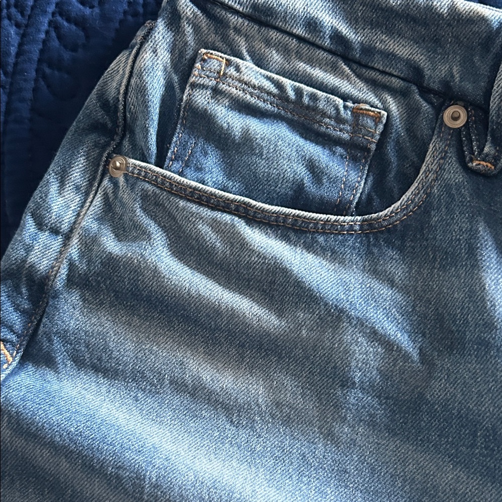 Good American Distressed Blue Jean Shorts - Picture 3 of 8